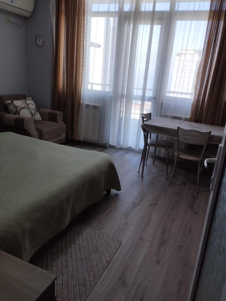 Yalcin Star Residence Apartment 300 Batoemi Buitenkant foto
